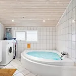 Stunning In With Wi-fi Holiday home